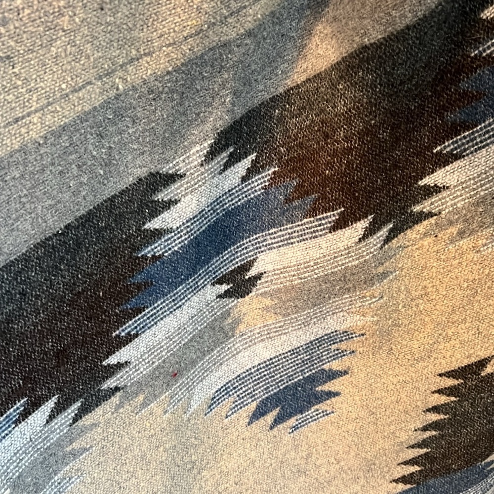 Shoulder-less Cardigan - Picture 2 of 6